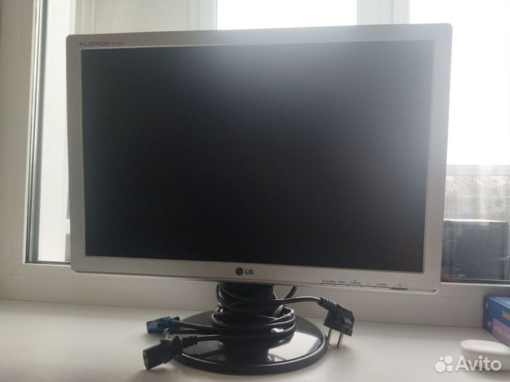 Монитор LG flatron w1942s