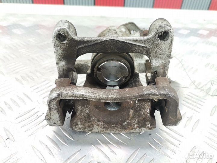 Суппорт задний левый Ford Kuga 2011 1738988