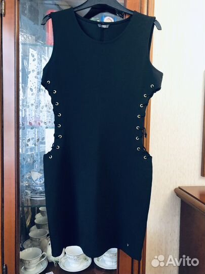 Guess черное платье раз М Оригинал
