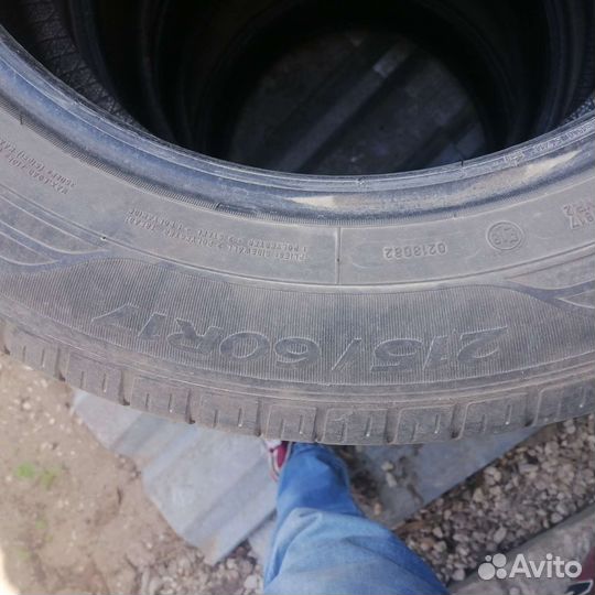 Goodyear EfficientGrip SUV 215/60 R17