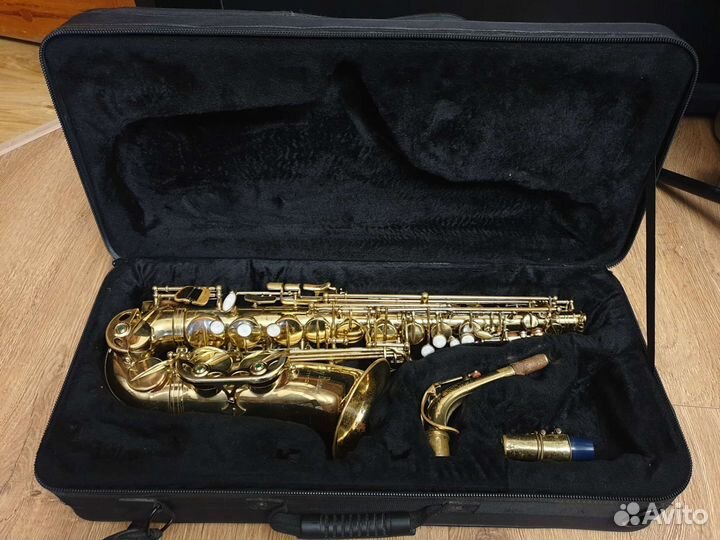 Саксофон Roy benson