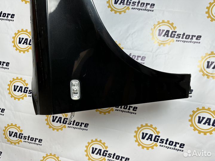 Крыло правое переднее Audi A4 B7