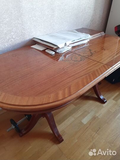 Стол большой обеденный классический