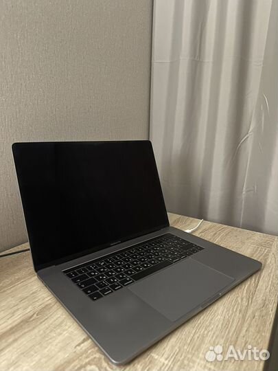 Apple macbook pro 2016