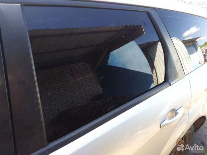 Стекло Ford Focus