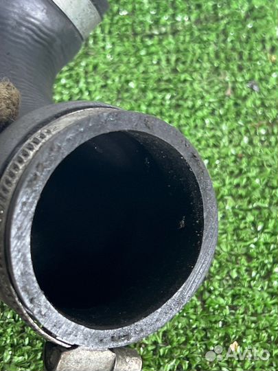 Патрубок интеркулера Volkswagen T4 1995