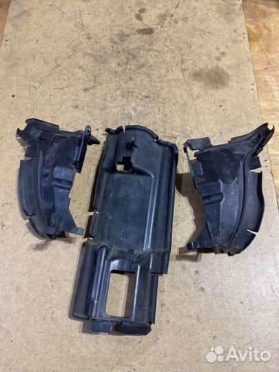 Пластик радиатора Volvo S80 AS90 B6304T4 2009-2013