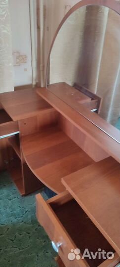 Туалетный столик с зеркалом бу