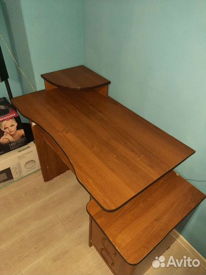 Компьютерный стол