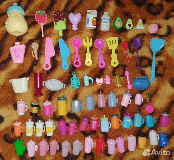 Обувь очки сережки колье посуда еда