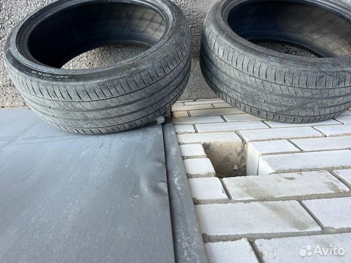 Michelin Pilot Sport 4 245/40 R19 и 275/35 R19 100Y