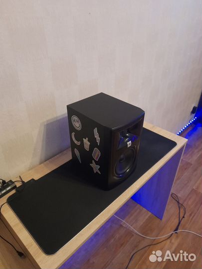 Студийный монитор JBL 305P mkii Black (Колонка)