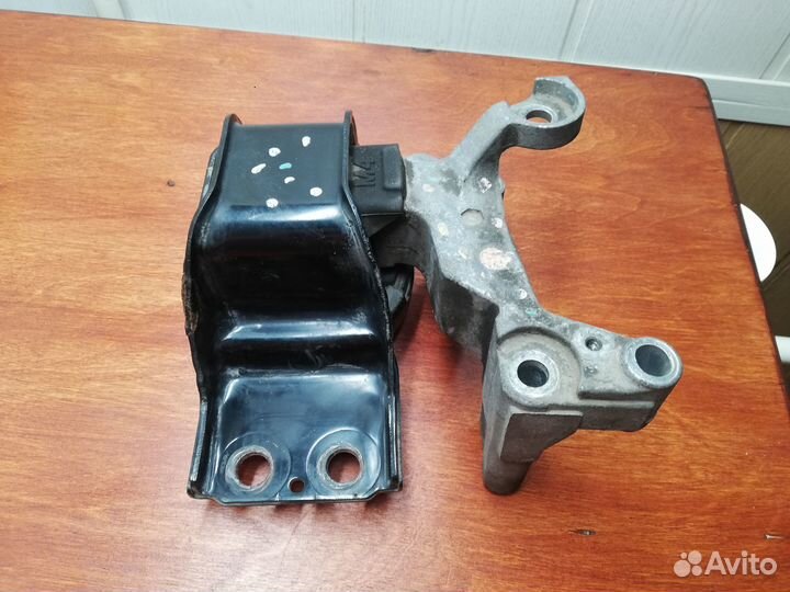 Подушка двигателя правая nissan x-trail t31