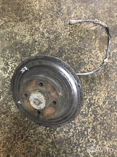 Ступица задняя левая Renault Scenic 1