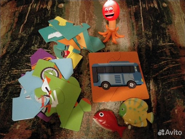 Развивающие игрушки для ребенка в большом кол-ве