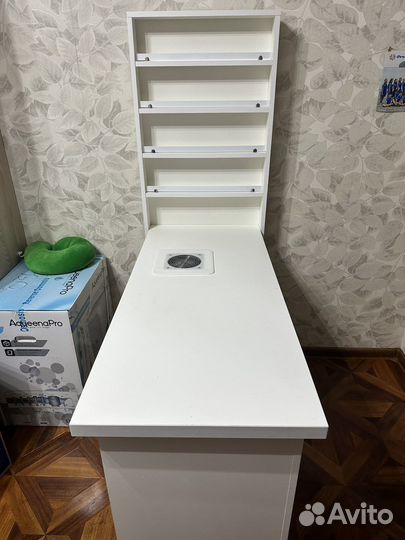 Продаю стол для маникюра, состояние отличное