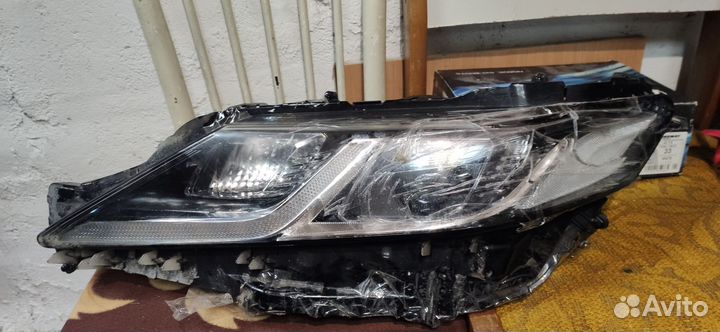 Фара левая camry 70
