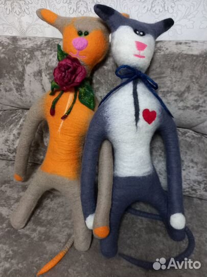 Интерьерные валяные котики из 100 шерсти