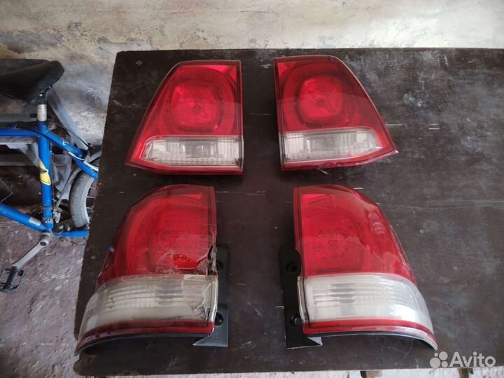 Задние фонари тойота ланд крузер 200 за 4 шт