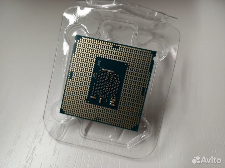 Процессор Intel Core i3 7100