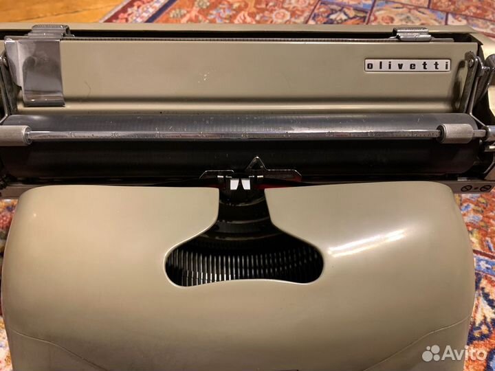 Пишущая машинка Olivetti Lexikon 80