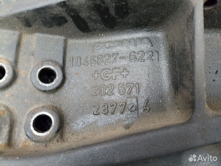 Кронштейн переднего бампера правый Scania 5-series