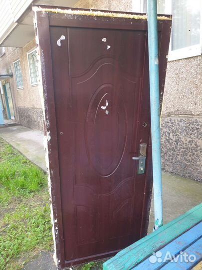Дверь входная металлическая