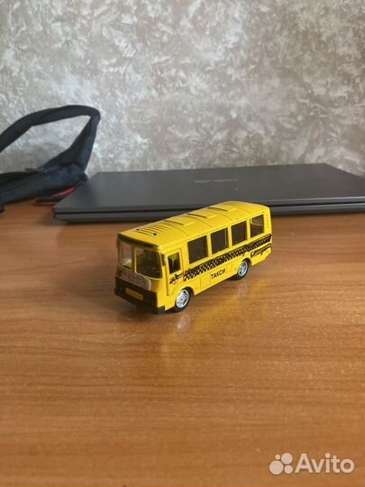 Игрушка автобус