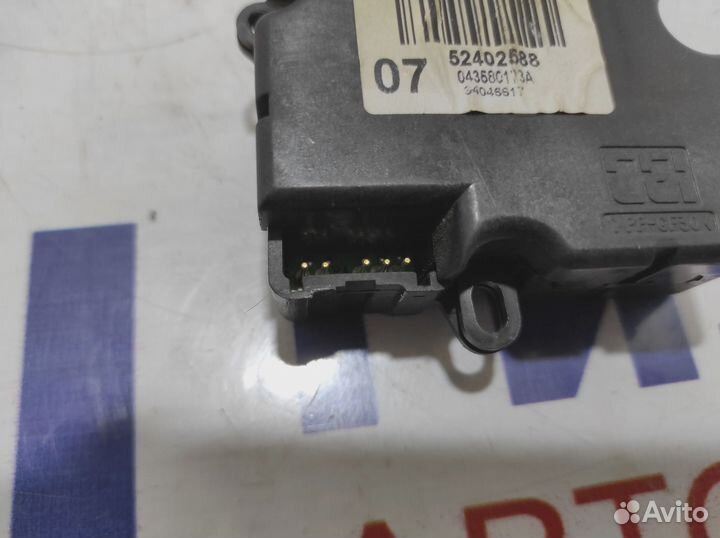 Моторчик заслонки отопителя Cadillac Escalade III