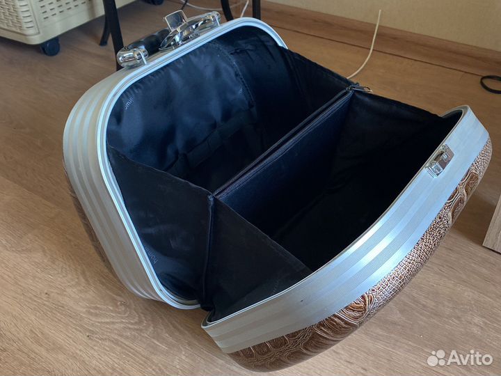 Чемодан для инструмента