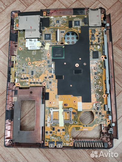 Ноутбук asus f8v