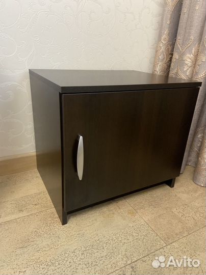 Тумба прикроватная