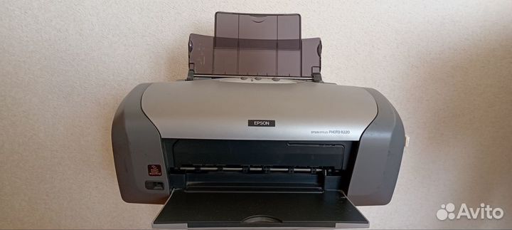 Струйный цветной принтер Epson