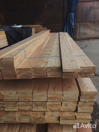 Строганная лиственница: доски 45x130 мм, для стабильного строительства