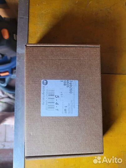 Стекло на фару mazda 6