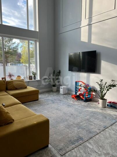 Коттедж 252 м² на участке 12 сот.