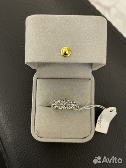 Золотое кольцо с бриллиантами