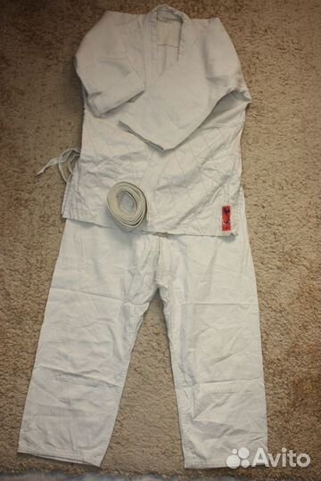 Кимоно белого цвета, размер 3