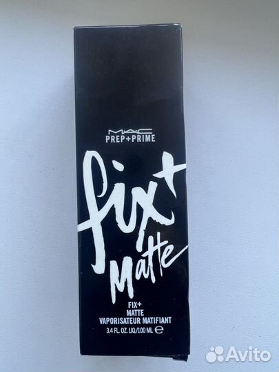 Фиксирующий спрей Mac для жирной кожи