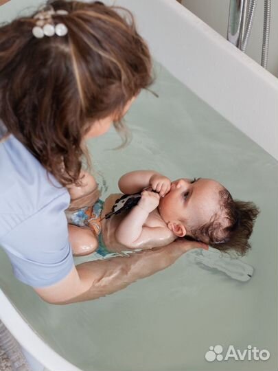 Грудничковое плавание, Двигательное развитие