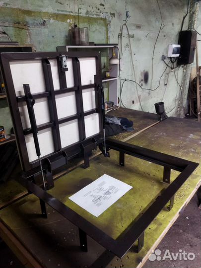 Напольные люки с газовыми амортизаторами