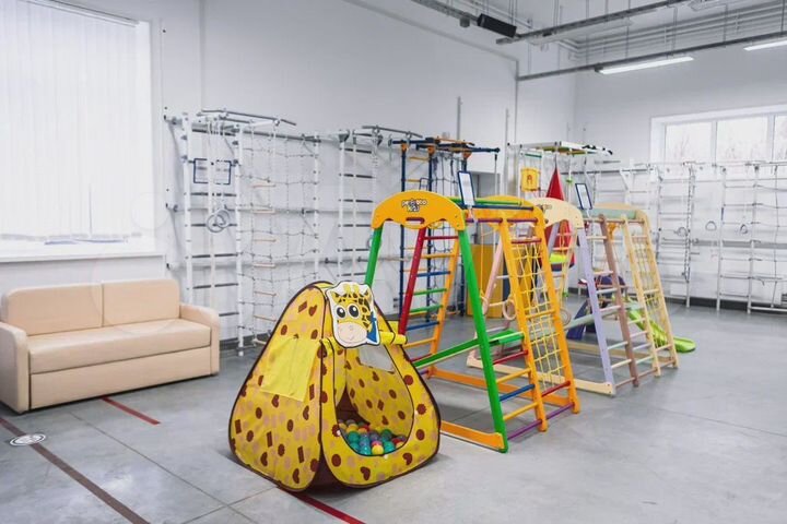 Аренда под магазин, офис или склад 137 м²