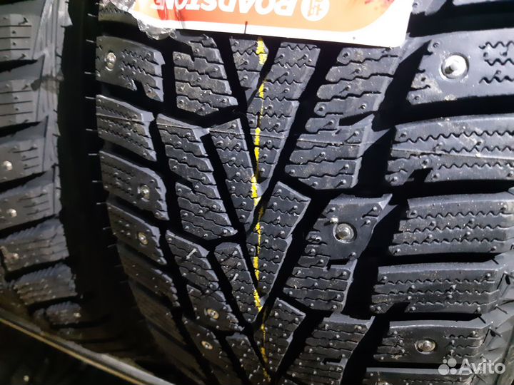 Roadstone Winguard Spike 235/55 R17