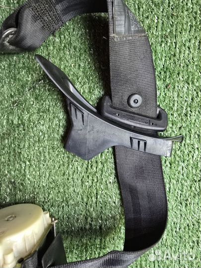 Ремень безопасности задний левый vw Passat b7