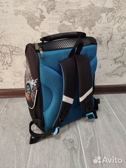 Рюкзак школьный