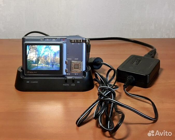 Компактный фотоаппарат Casio Exilim Card EX-600