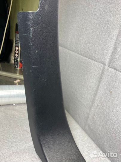 Внутренняя накладка правого дверного проема LC 200