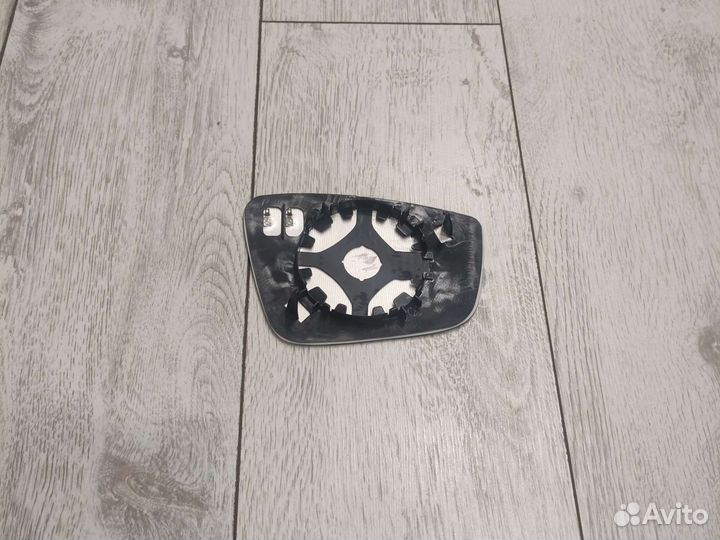 Полотно зеркала левое vw polo 10/Skoda Rapid 12