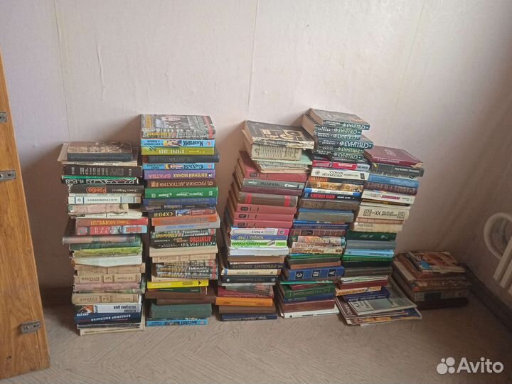 Елочные игрушки,книги