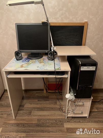 Компьютерный стол